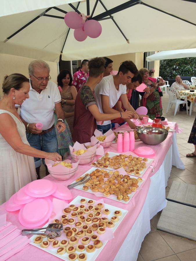 Hotel Monti Riccione Eksteriør billede